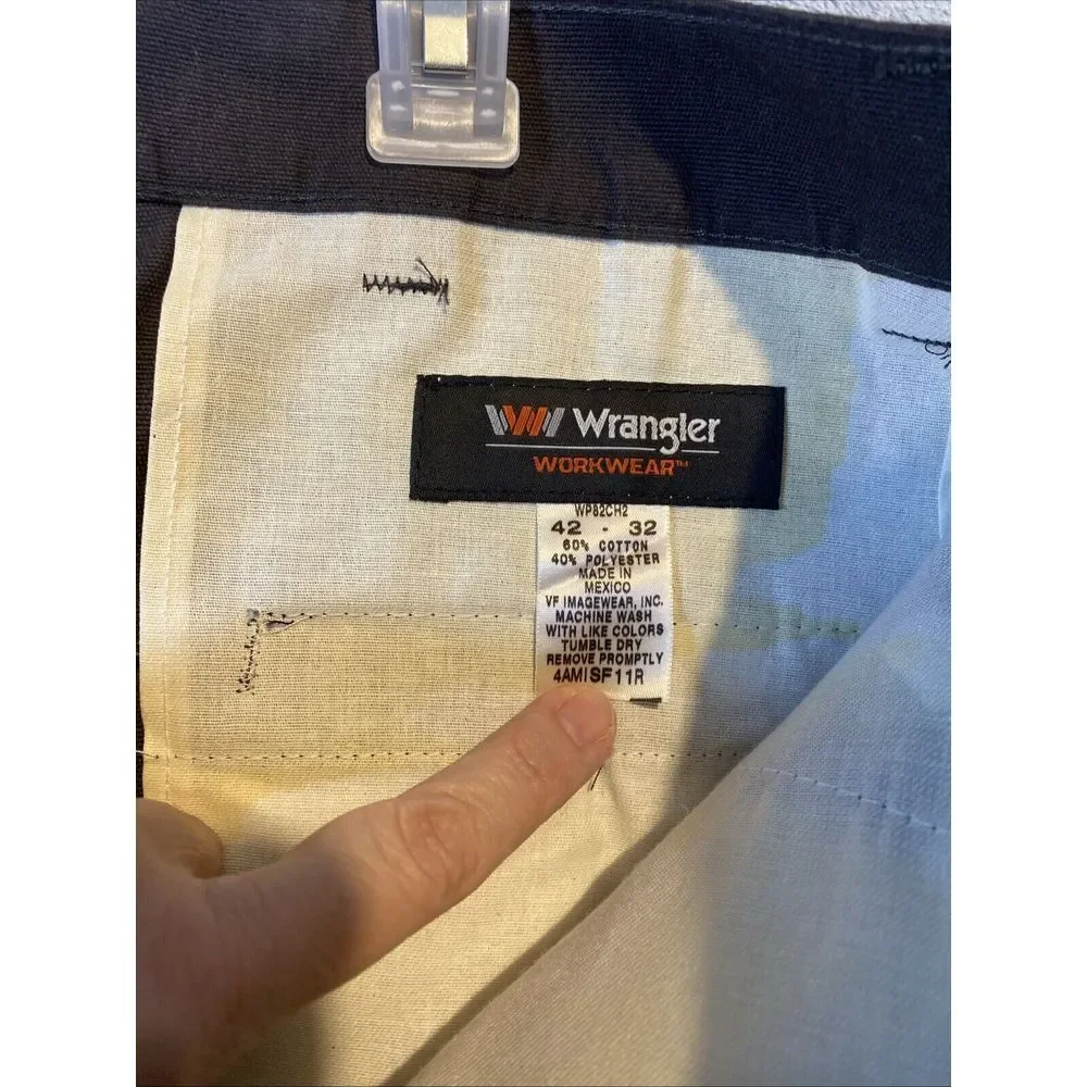 NWT Wrangler Men's Workwear Cargo Utility Pants Sz 42x32‎ Dark Gray All Purpose